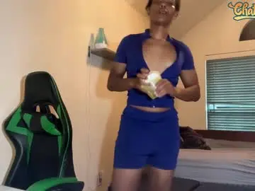 Chaturbate Live Porn of mantismillie