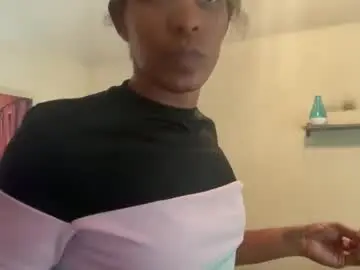 Chaturbate Live Sex Cam of mantismillie