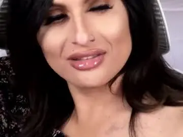 Chaturbate Live Sex Cam of kxaxmichelle