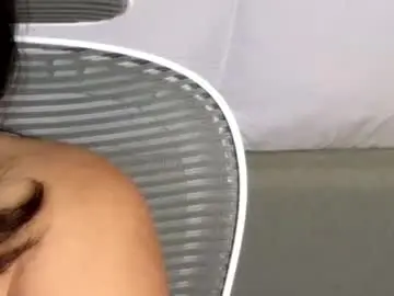 Chaturbate Live Sex Cam of kxaxmichelle
