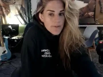 Chaturbate Live Sex Cam of katiecutie_5