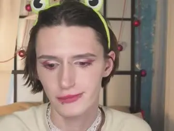 Chaturbate Live Sex Cam of kira_long