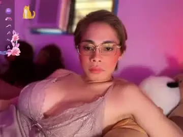 Chaturbate Live Sex Cam of angelabigcock10