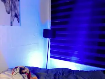 Chaturbate Live Sex Cam of its_me_luna1111