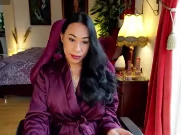 Chaturbate Live Sex Cam of bianca_transpinay