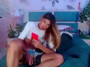 Chaturbate Live Sex Cam of cristhy_huge_cockts