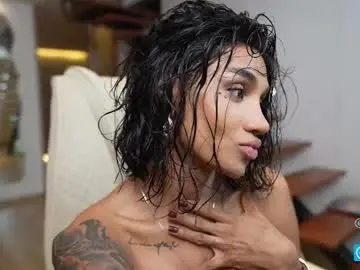 Chaturbate Watch Live Sex Cams of sweetlaurasaenz