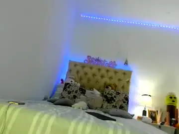 Chaturbate Free Porn Cam of xshantall_hotx