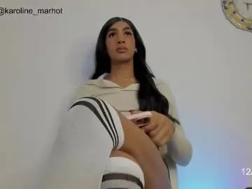 Chaturbate Live Sex Cam of karoline_marin