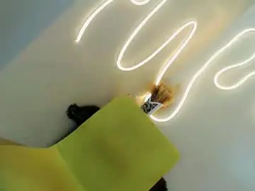 Chaturbate Live Porn of trixie_foxslut