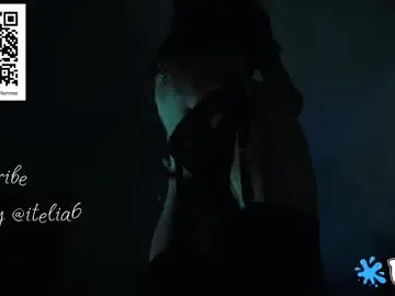 Chaturbate Live Sex Cam of itelia