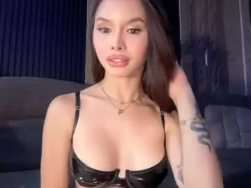 Chaturbate Watch Live Sex Cams of hugecockeightine