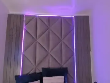Chaturbate Best live sex cam show of lauraagomezz__