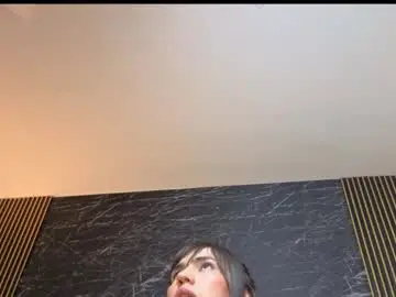 Chaturbate Live Sex of diosaa_golden