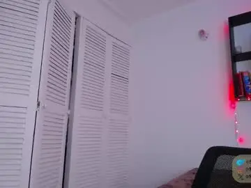 Chaturbate Live Sex Cam of selene_s3xy