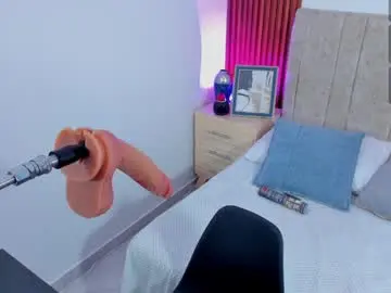 Chaturbate Free Porn Cam of coraline_hot18