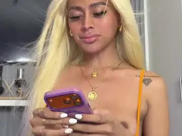 Chaturbate Adult Video Chat of xmonstrouscockivy