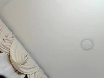 Chaturbate Live Sex Cam of sarita_loven