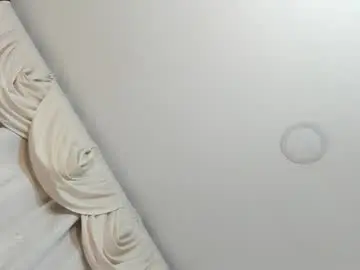 Chaturbate Live Sex Cam of sarita_loven