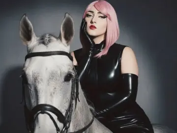 Imlive Sex Cam of UrsulaManver1