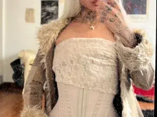 Streamate Live Sex Cam of Madisonwood18