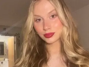 Streamate Live Sex Cam of BombBlondie