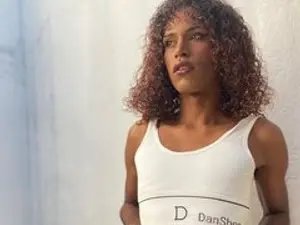 Streamate Live Sex Cam of laura_sil