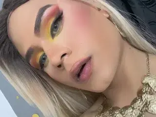 Streamate Live Sex Cam of Saskyadeluxxeoficial