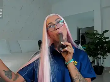 Stripchat Live Sex Cam of miss_tatiana_