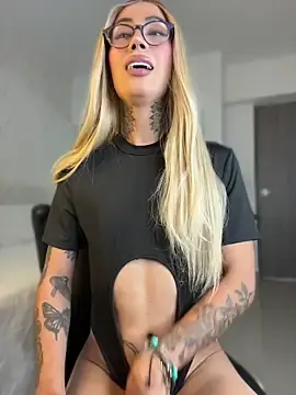 Stripchat Live Sex Cam of miss_tatiana_