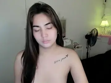 Stripchat Live Sex Cam of nica_doll