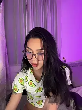 Stripchat Free Porn Cam of Samantha_Bernardo