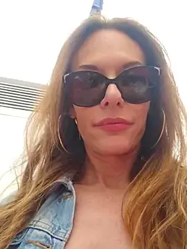 Stripchat Live Sex Cam of Luna_Kitanna