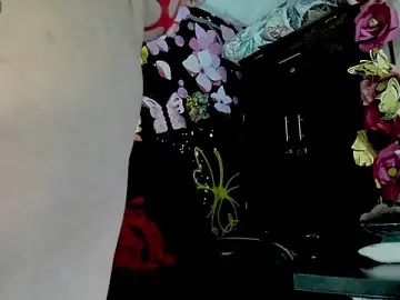 Stripchat Sex Cam of DirtyKhloy