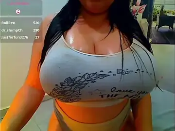 Stripchat Free Porn Cam of Bigcocksexyluisa