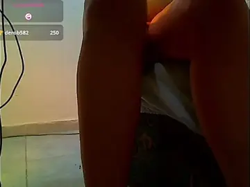 Stripchat Live Sex Cam of Bigcocksexyluisa