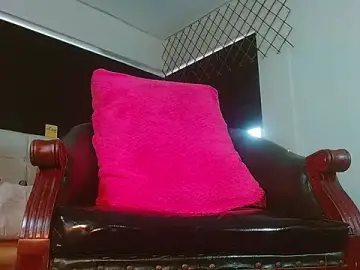 Stripchat Free Porn Cam of bellatrixx_69