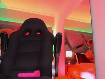 Stripchat Free Porn Cam of Charlotteinpole