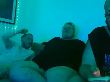 Stripchat Sex Cam of mrandmrsdarkside