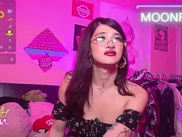 Stripchat Nude Webcam of moonfiredancer