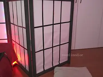 Stripchat Adult Webcam of roselinedior