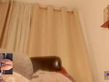 Stripchat Free Live Porn of isabelsexysmile_