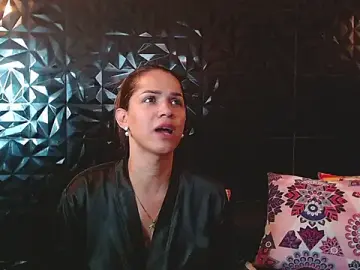 Stripchat Live Sex Cam of PINK__LOLA1