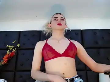 Stripchat Live Sex Cam of Daniela_Pink_