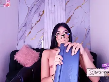 Stripchat Nude Webcam of Mhiaa_Sweet