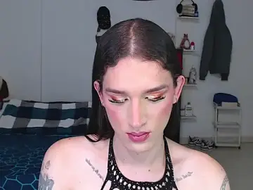 Stripchat Live Sex Cam of Playwithlulut77