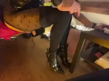 Stripchat Best live sex cam show of alexheels_boots