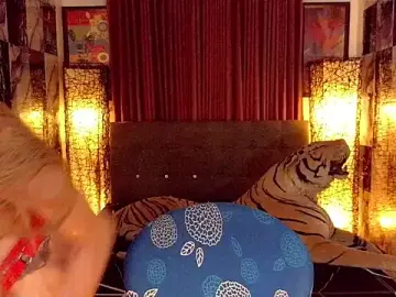 Stripchat Free Porn Cam of SeductiveSamanthaTS