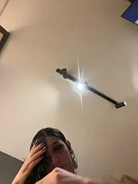 Stripchat Live Sex of MrJ_Victoria