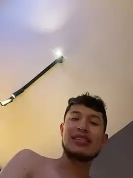 Stripchat Adult Video Chat of MrJ_Victoria